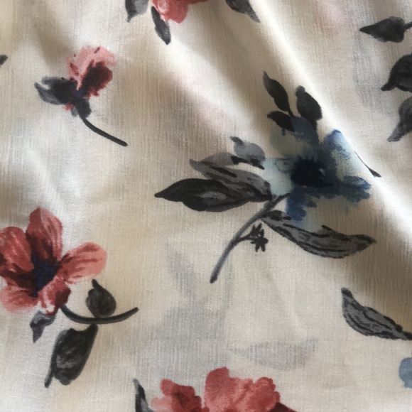 Off the shoulder floral print top - Picture 2 of 4